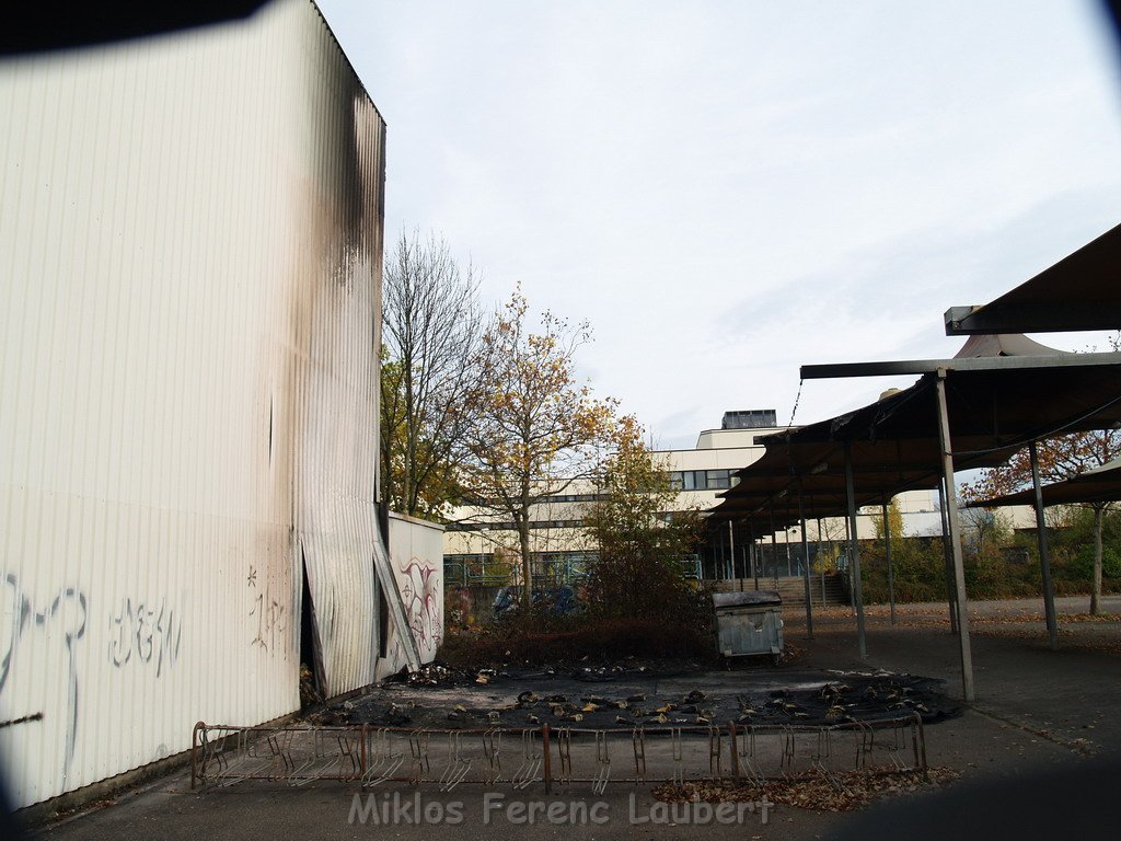 Muellcontainerbrand Schule Koeln Holweide Burgwiesenstr   P08.JPG